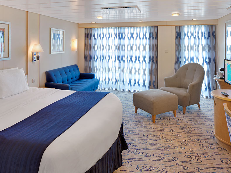 nv-ex-js-suite-9548-living Junior Suite with Ocean View on Explorer of the Seas