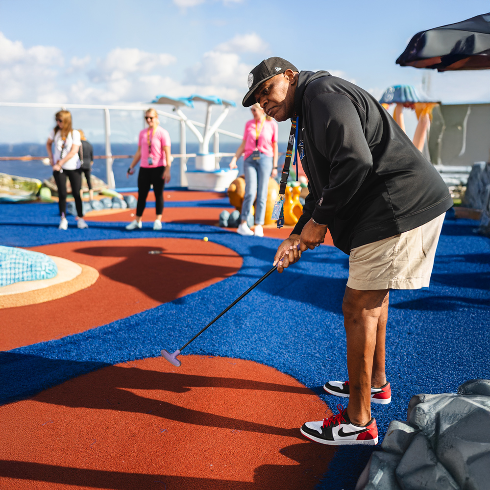 dinner-with-a-player Mini Golf